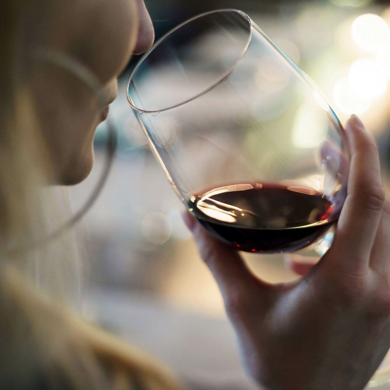 Donna Cristina Wir sind Schöpfer und Entwickler von Weinen, Likören, nativen Olivenölen extra, Balsamico-Essig, Schaumweinen aus Italien und aus der Schweiz. Donna Cristina Wir sind Schöpfer und Entwickler von Weinen, Likören, nativen Olivenölen extra, Balsamico-Essig, Schaumweinen aus Italien und aus der Schweiz.